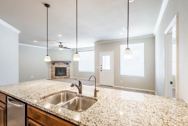 Building Photo - 6969 King Ranch Rd