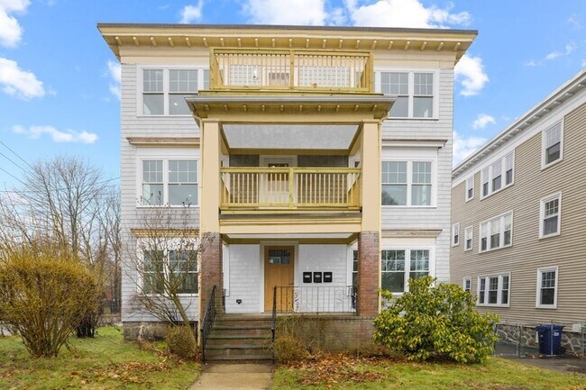 Building Photo - 49 Milwood St