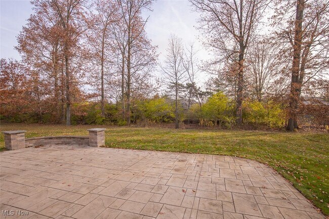 Building Photo - 2553 Seton Dr