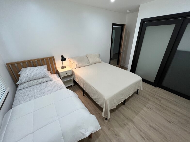 Building Photo - 2625 Chariton St