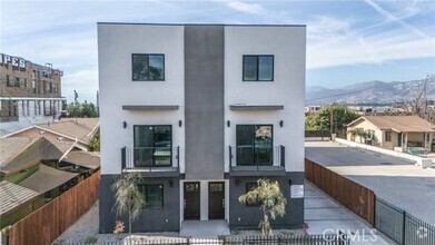 Building Photo - 5889 Brentwood St