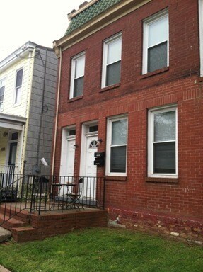 Building Photo - 2103 W Cary St
