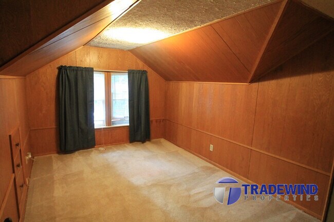 Building Photo - 25 4th St NE