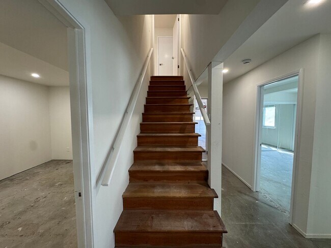 Building Photo - Open House Sunday 4/19 11 am - 12 pm:  Beautifully Updated Corner-Lot Home in Millbrae – Spacious...