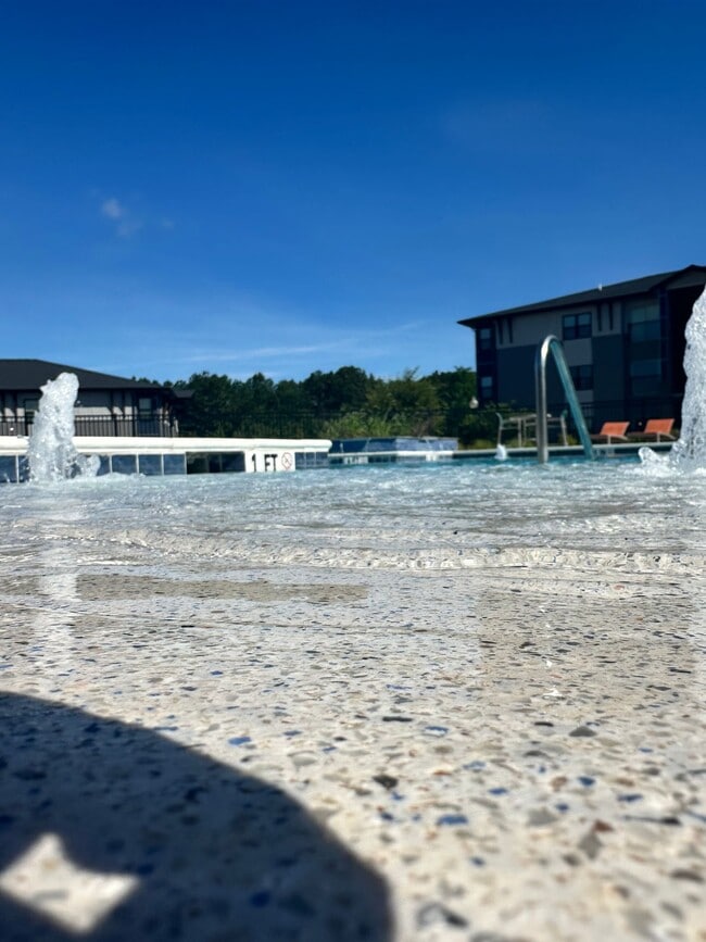 Building Photo - Eleven25