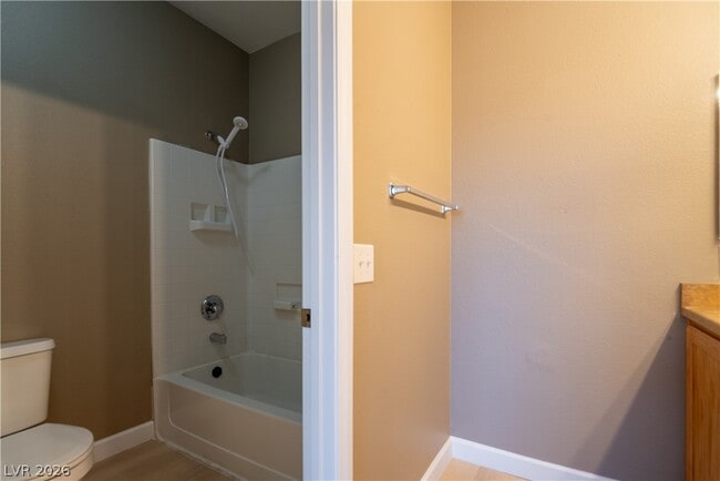 Building Photo - 1228 Sun Village Ave