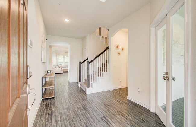 Building Photo - 27817 Ellie Oak Ln
