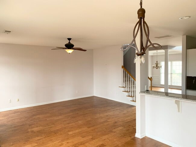 Building Photo - 331 Mirramont Ct