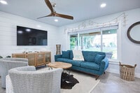 Building Photo - 115 Beach Ln