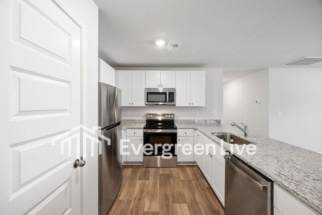 Building Photo - 1715 King Oaks Lp