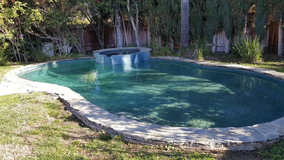 Primary Photo - 5122 Lindley Ave