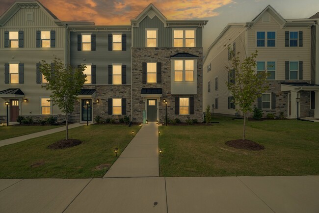 Building Photo - 133 Cedar Crst Dr