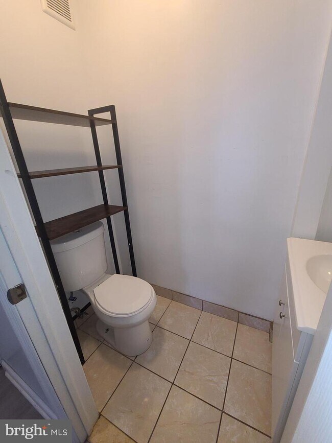 Building Photo - 1401 Alcott St