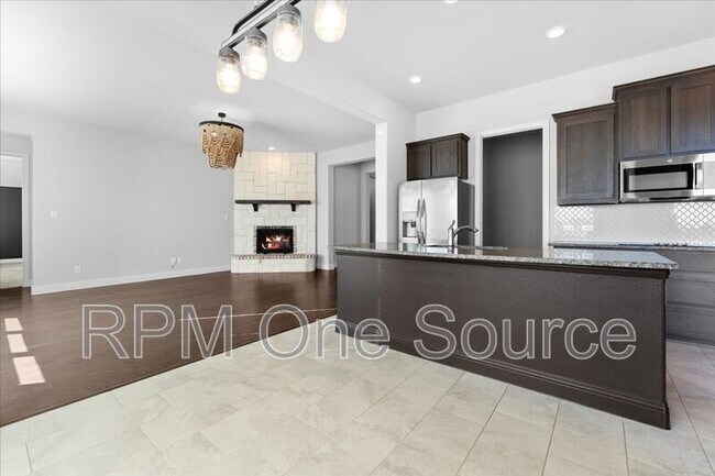 Building Photo - 6320 Starr Dr.