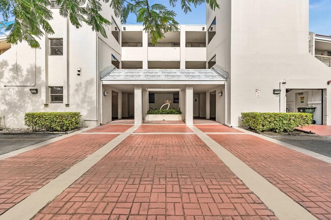 Building Photo - 109 Lake Emerald Dr