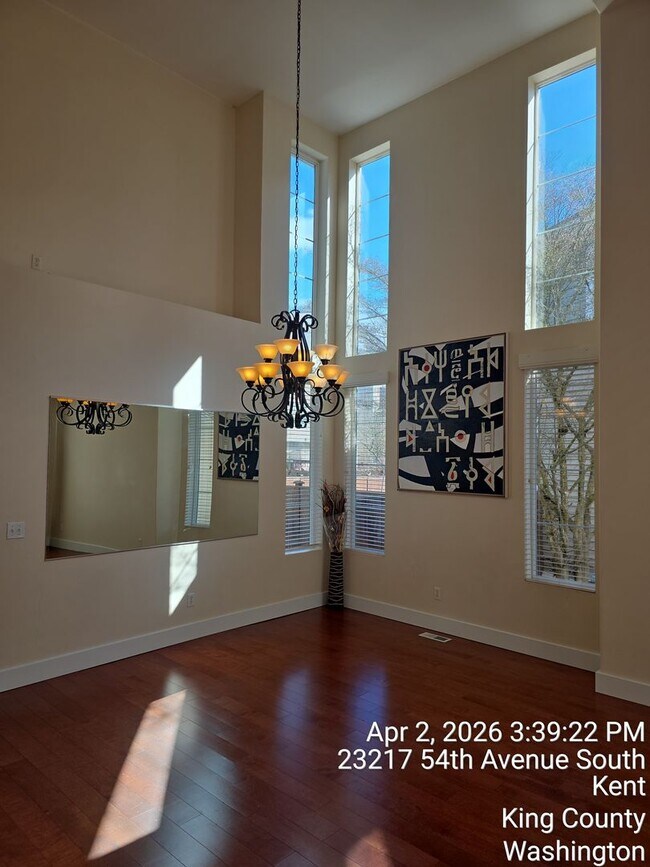 Building Photo - Kent Cypress Cove at the Lakes home - 3 bedroom 2.5 bath with 2 car garage - Available NOW.