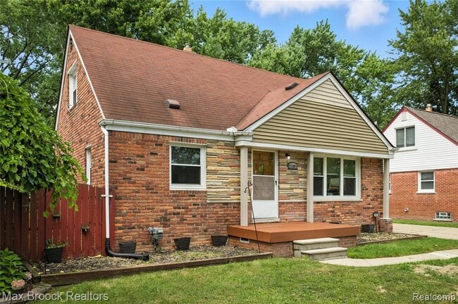 Building Photo - 25301 Ford St