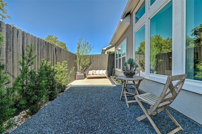 Building Photo - 5820 Harper Park Dr