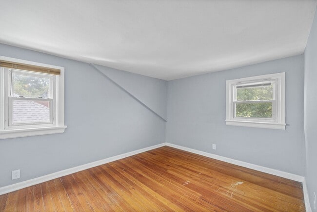 Building Photo - BRIDGETOWN - Charming 3 Bed 2 Bath w 1 Car...