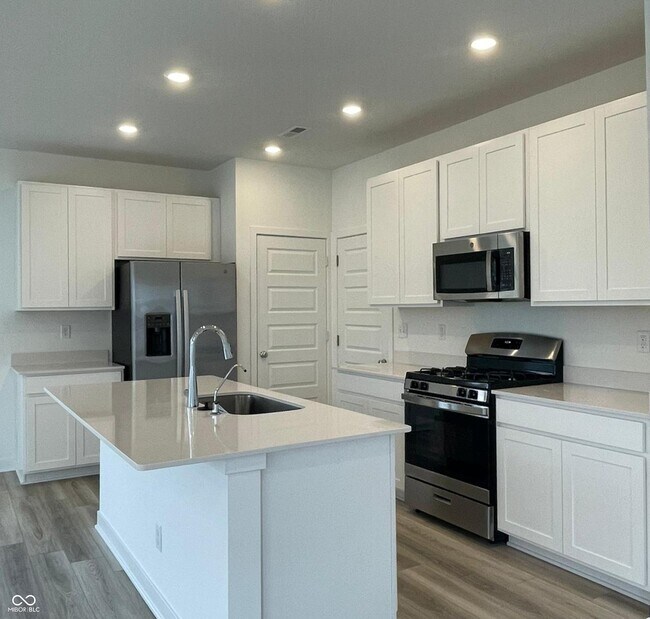 Building Photo - 6852 Orchard Run Cir