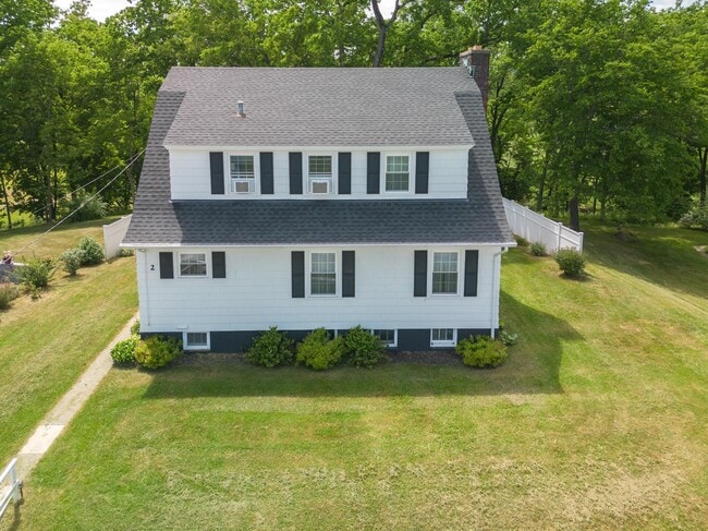 Building Photo - 426 Spook Rock Rd