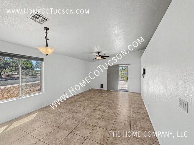 Building Photo - 6619 W Wenden Way