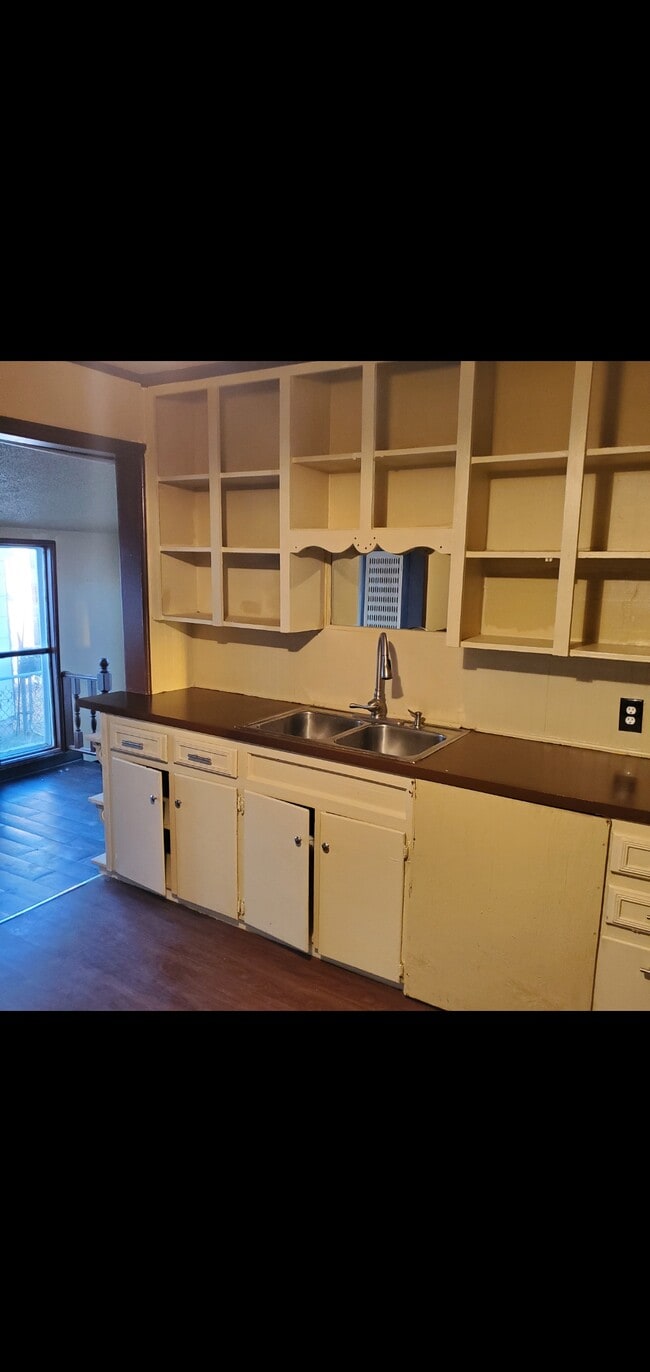 Building Photo - 1403 N Atlanta Pl