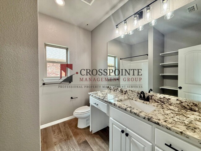 Building Photo - 3 Bedroom 2 Bathroom Home in Lindale!