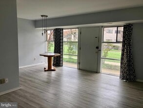 Building Photo - 4939 Americana Dr