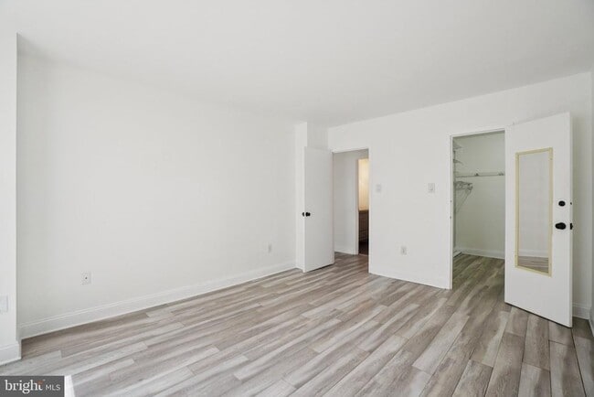 Building Photo - 2059 Huntington Ave