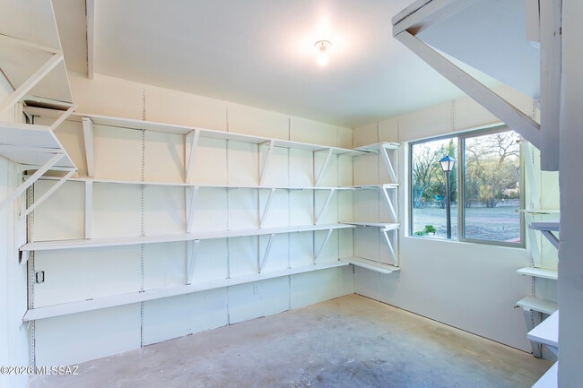 Building Photo - 1714 W Meadow Hills Dr