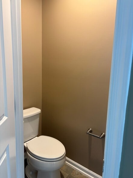 Building Photo - 1023 Anderson Pl SE