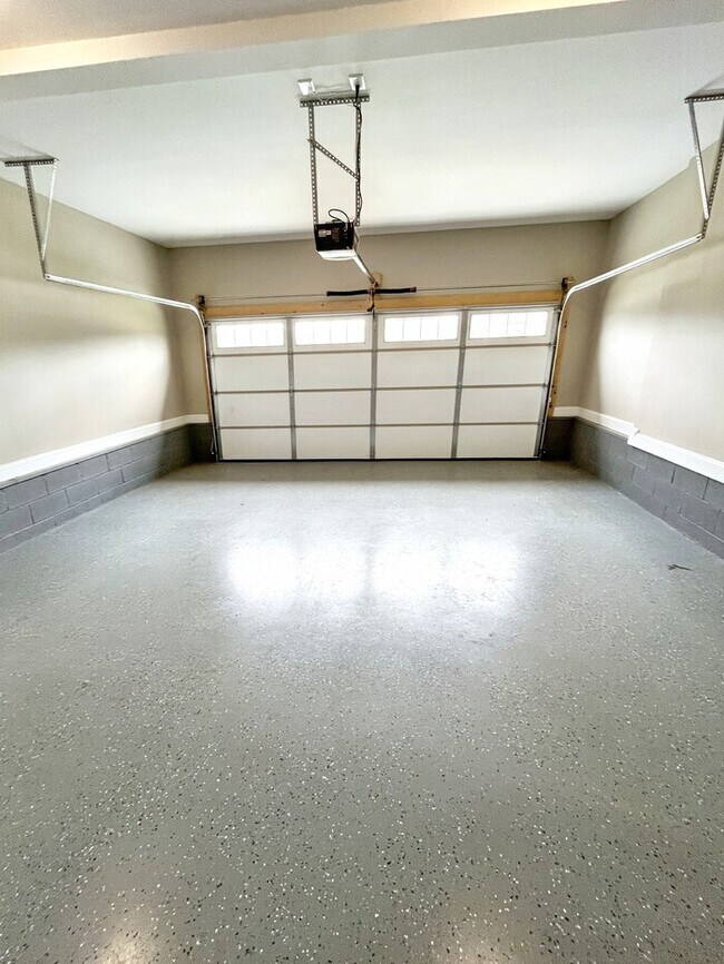 Building Photo - 137 Ardell Dr