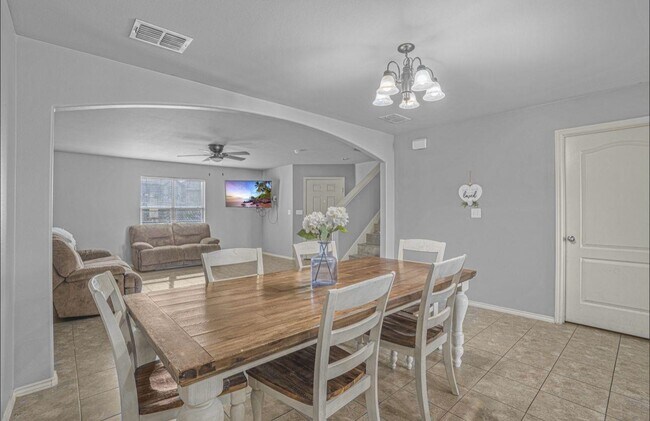 Building Photo - 3330 La Terraza Wy
