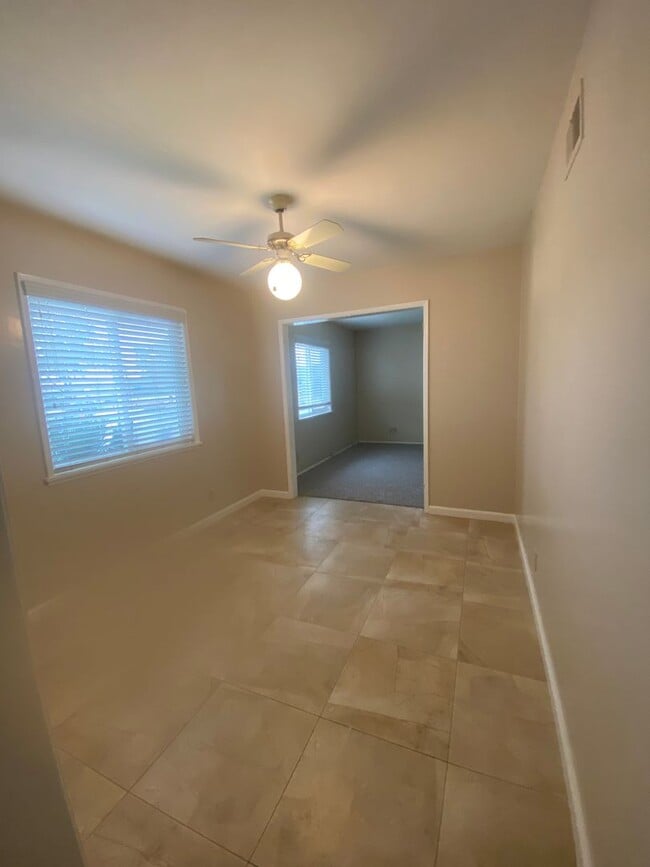 Building Photo - Pool Home in Orange for Lease