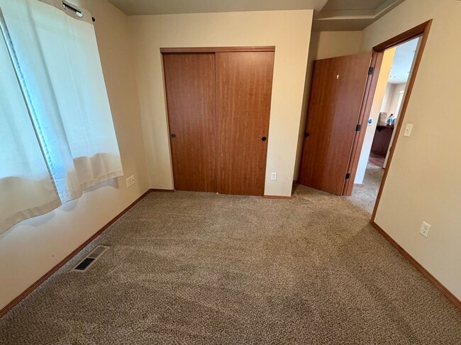 Building Photo - Now renting 3 bedroom House