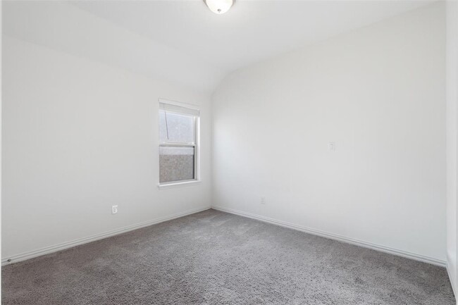 Building Photo - 3200 Hidalgo Loop