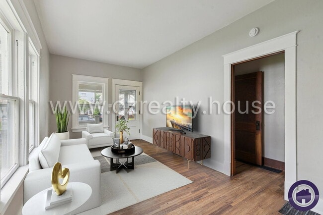 Building Photo - 2027 Berkshire Pl