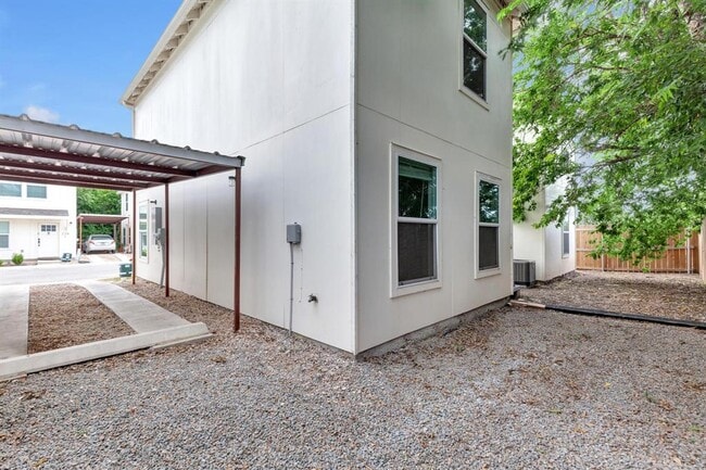 Building Photo - 350 Debus Dr