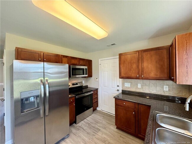 Building Photo - 2132 Yellowbrick Rd