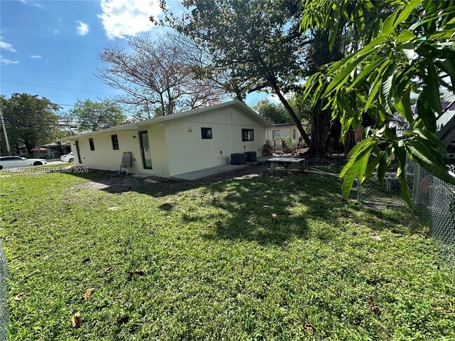 Building Photo - 3689 William Ave