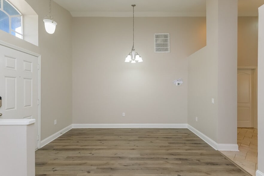 Building Photo - 6927 Waterbrook Ct