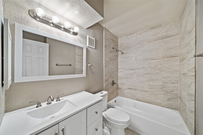 Building Photo - 8100 Creekbend Dr
