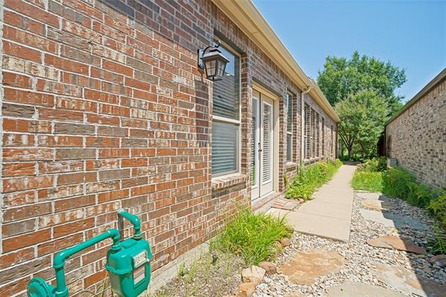 Building Photo - 9404 National Pines Dr