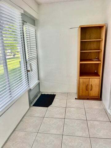 Building Photo - 101 Leisure Lake Cir