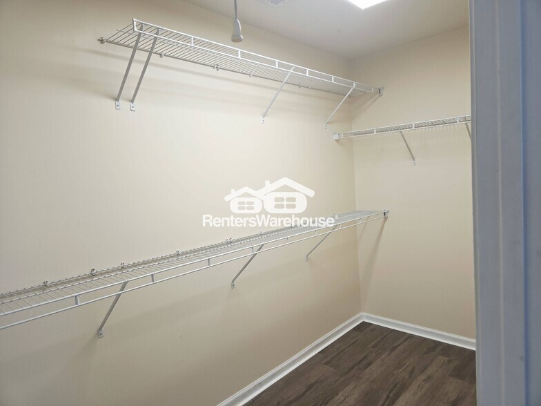 Building Photo - 528 Highland Falls Dr