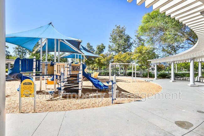 Building Photo - 28814 S Lake Dr