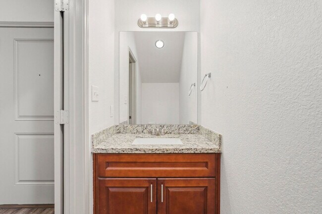 Building Photo - 630 Magnolia Bend