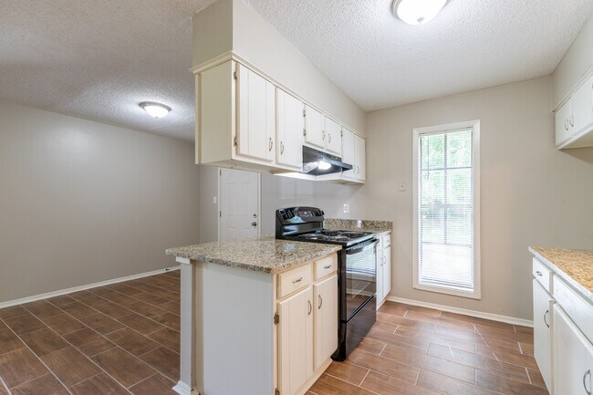 Building Photo - 3869 Winwood Dr