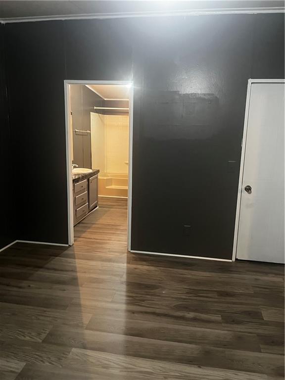 Building Photo - 1914 Pinehurst Ln